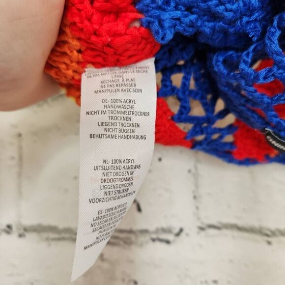 Pretty Little Thing Women's Multicolor Crochet Halter Cropped Top Size 6 - Picture 9 of 10